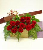 FLAT BOXED ROSES