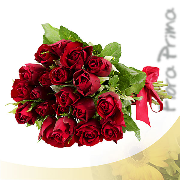 Bunch of red roses with a free vase