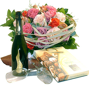 Poets Sparkling Roses - The art of giving ... is hidden in the tender gift that was created for him or her, and of course the 'message that you will write and that we will include with this gift' !  
 1  La Vie en Rose - Medium (17 roses)  
1  Neuhaus - The Chocolatier's Selection  
1  Bottega Il Vino dei Poeti Spumante, 75 cl<br><br>Code:620-6159-620-0000085006