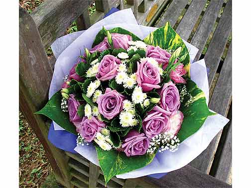 Lilac Love - Lavender super roses (12 stalks), eustoma, dendrathema, million star and foliage.
Contents may vary depending on availability.<br><br>Code:702-8909-702-0000098129