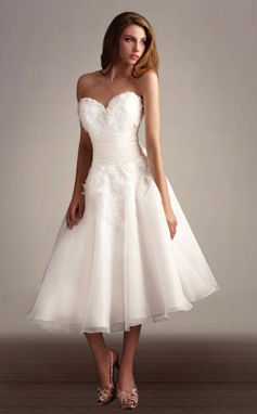 bridal gowns below usd $200